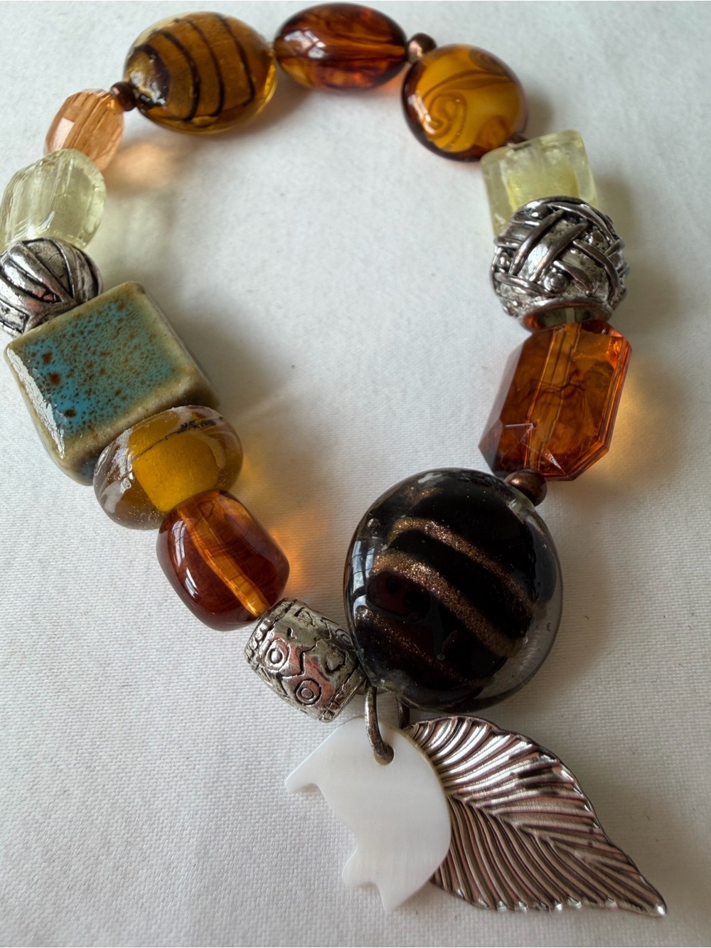 Vintage Avon Beaded Chic Stretch Bracelet Brown & Silver Toned Nature Theme